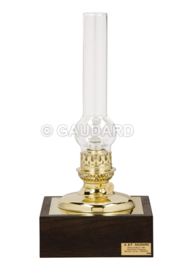 Fotogenlampa Bordslampa med lampfot i trä C07/A-FW